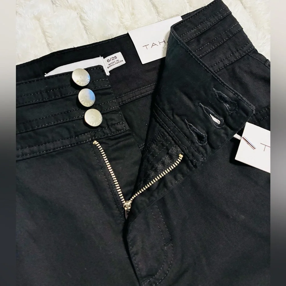 Tahari Black Bermuda Shorts - Size 6/28